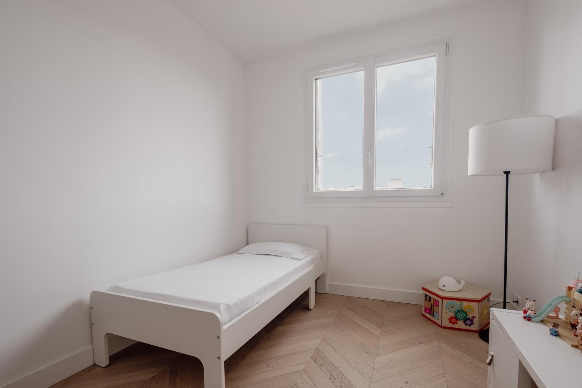 Veeve - Meticulously Minimalist * Paris