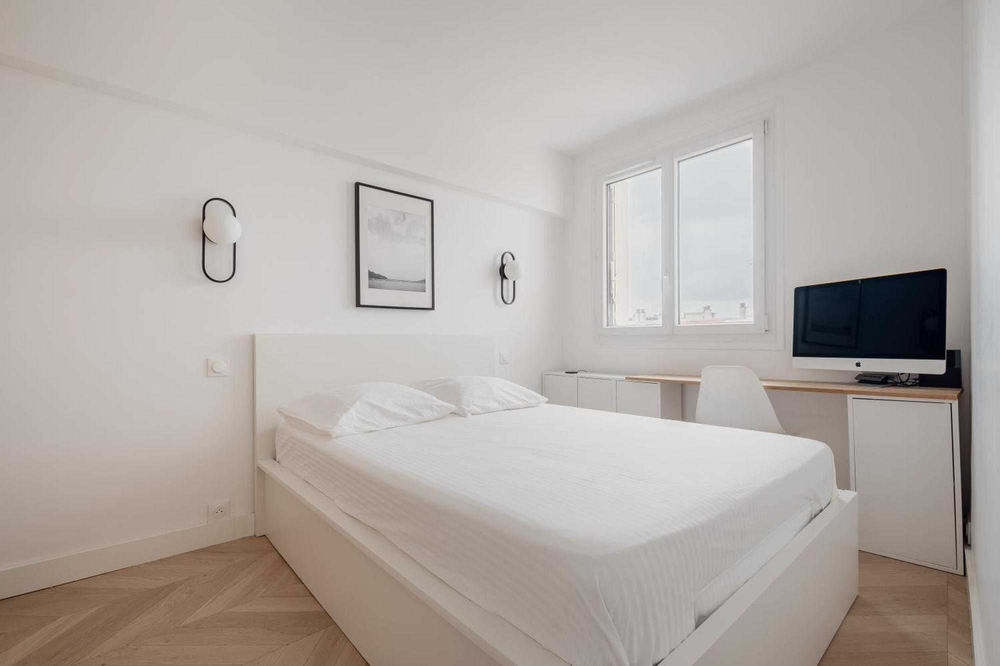 Veeve - Meticulously Minimalist Apartment Paris
