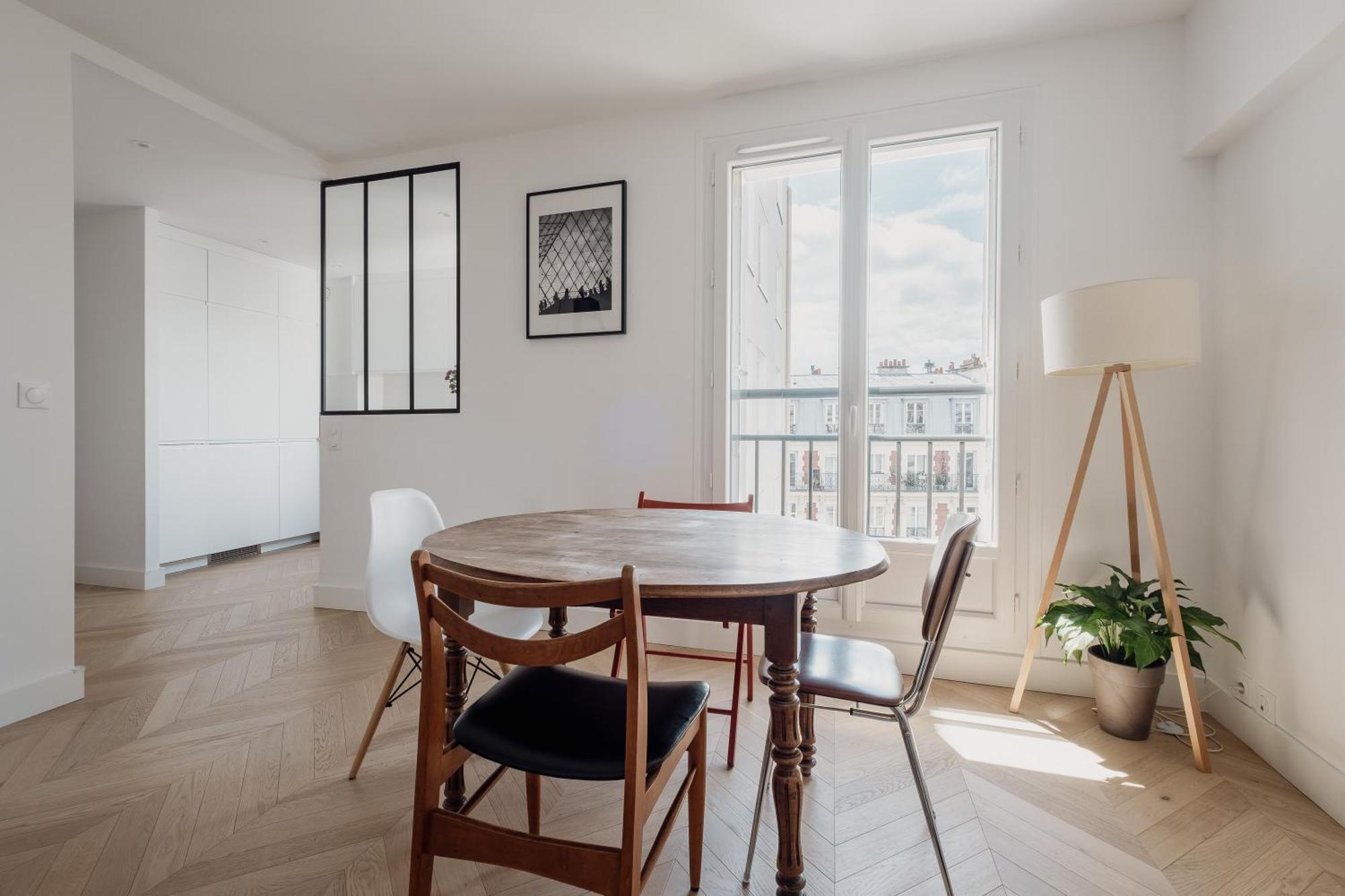 Apartment Veeve - Meticulously Minimalist Paris
